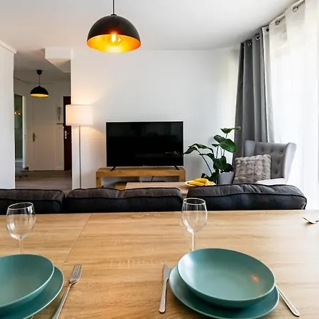 Lumina - Spacieux & Comfortable Apartment
